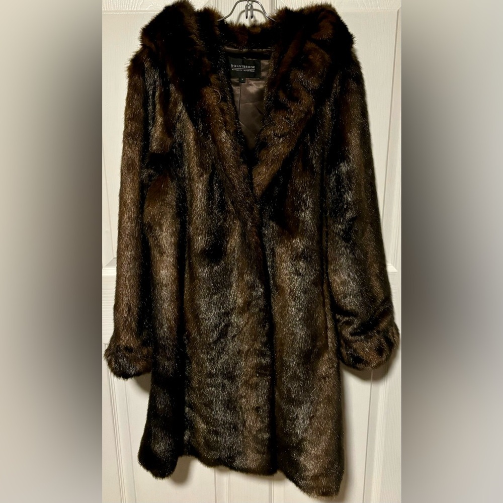 *Vintage* Donnybrook Brand FauxFur Long Hooded Coat Color Dark Brown Size Medium - Picture 2 of 14